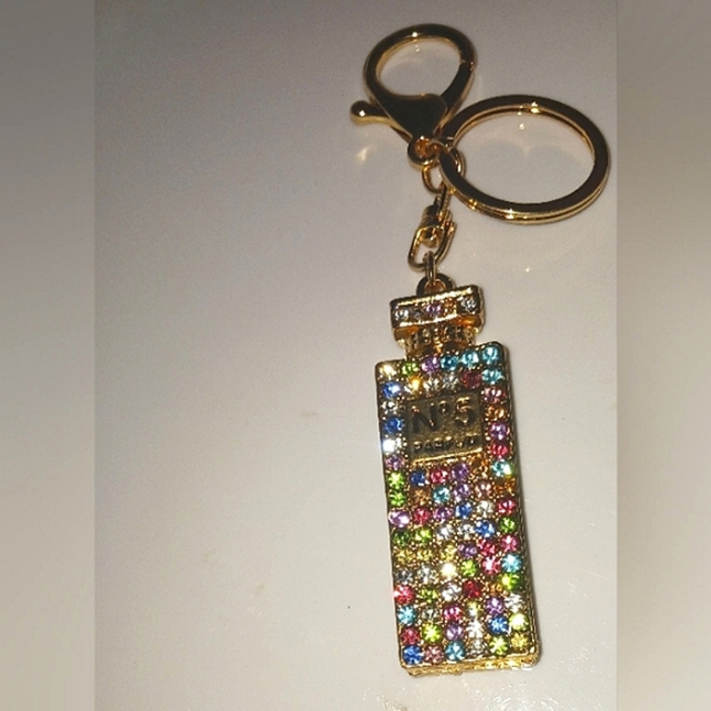 Perfume Keychain - Picture 4 of 6